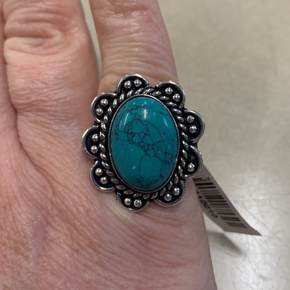 Turquoise Ring - Picture 4 of 8